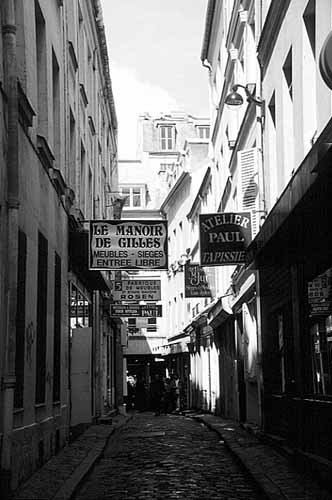 Paris photos in black and white - Bastille - Passage