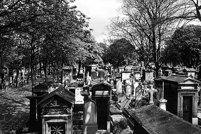 Paris photos in black and white - Montmartre - Cemetary