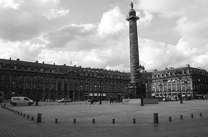 Paris photos in black and white - Place Vendme