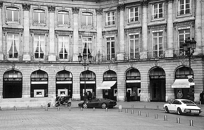 Paris photos in black and white - Place Vendme
