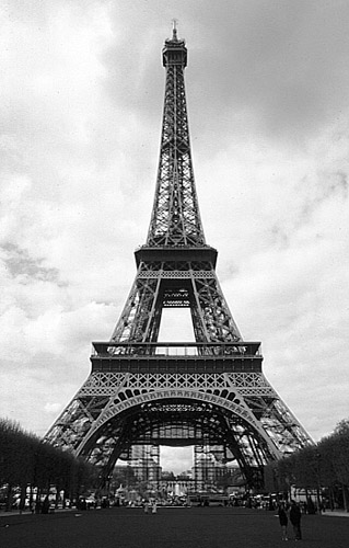 Paris photos in black and white 